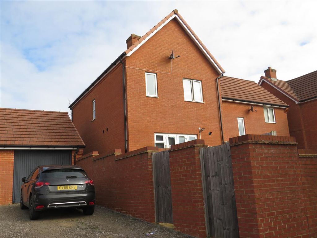 Property photo 3 of 17