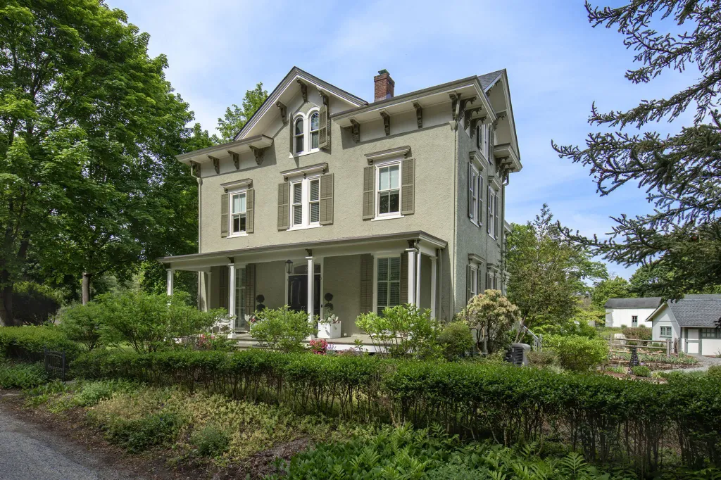 Property photo 1 of 7