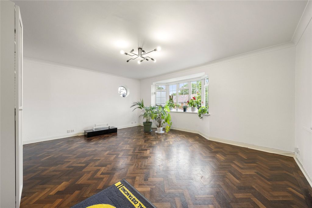 Property photo 2 of 11 Picture No. 08