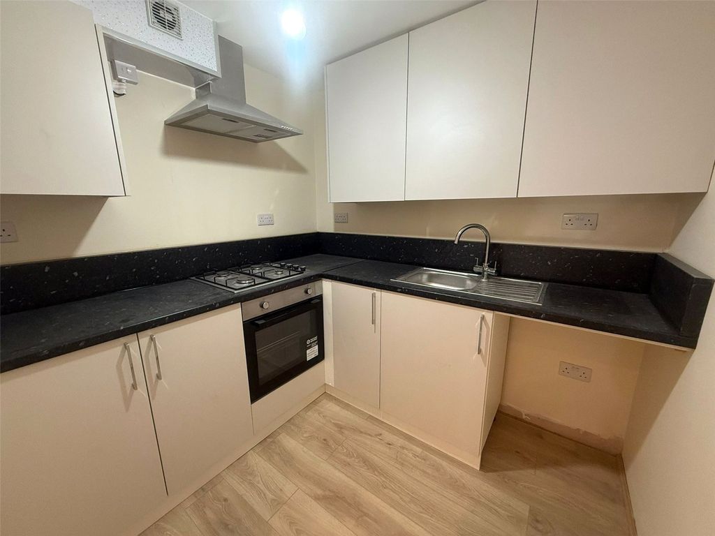 Property photo 2 of 7 Kitchen