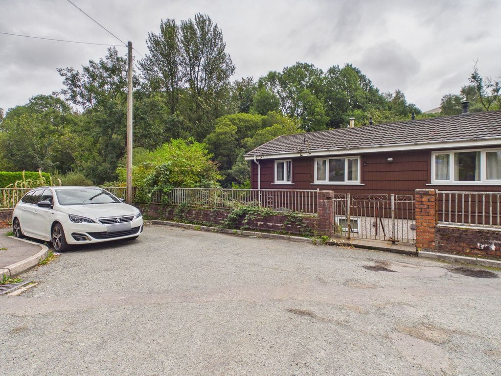 Property photo 1 of 25