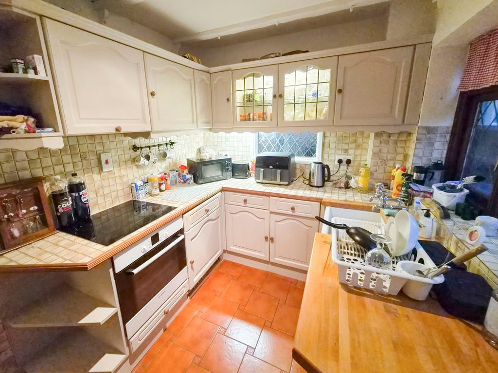 Property photo 3 of 11 Photo 12