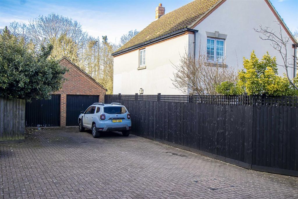 Property photo 2 of 7