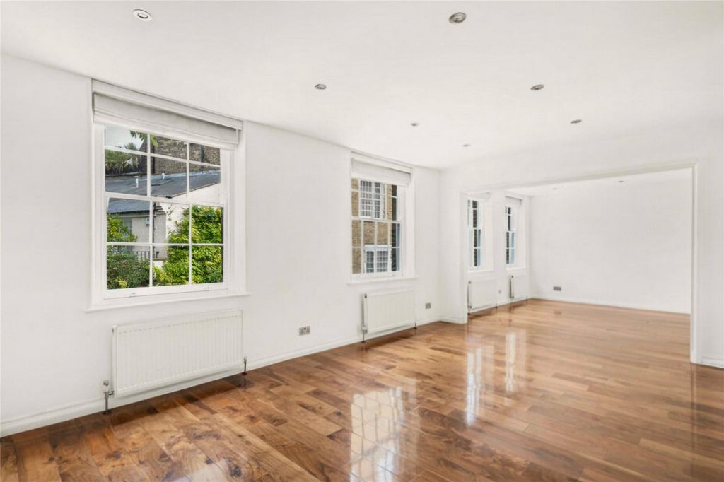 Property photo 3 of 12 Living Room