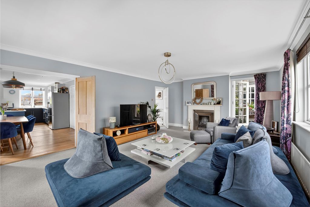 Property photo 3 of 13 Image