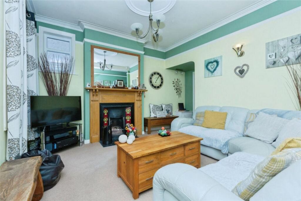 Property photo 2 of 6