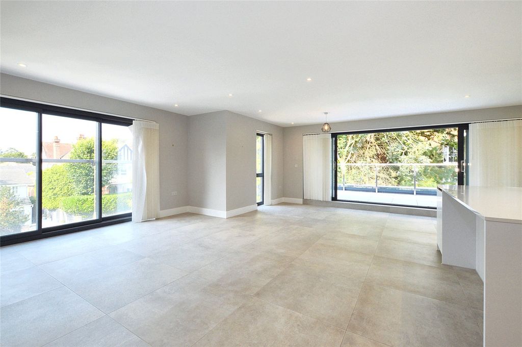 Property photo 2 of 12 Picture No. 08