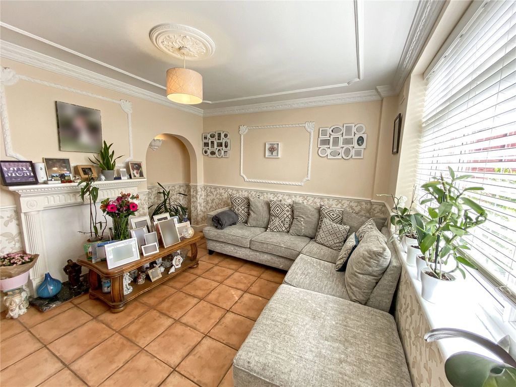 Property photo 1 of 24 Picture No. 11