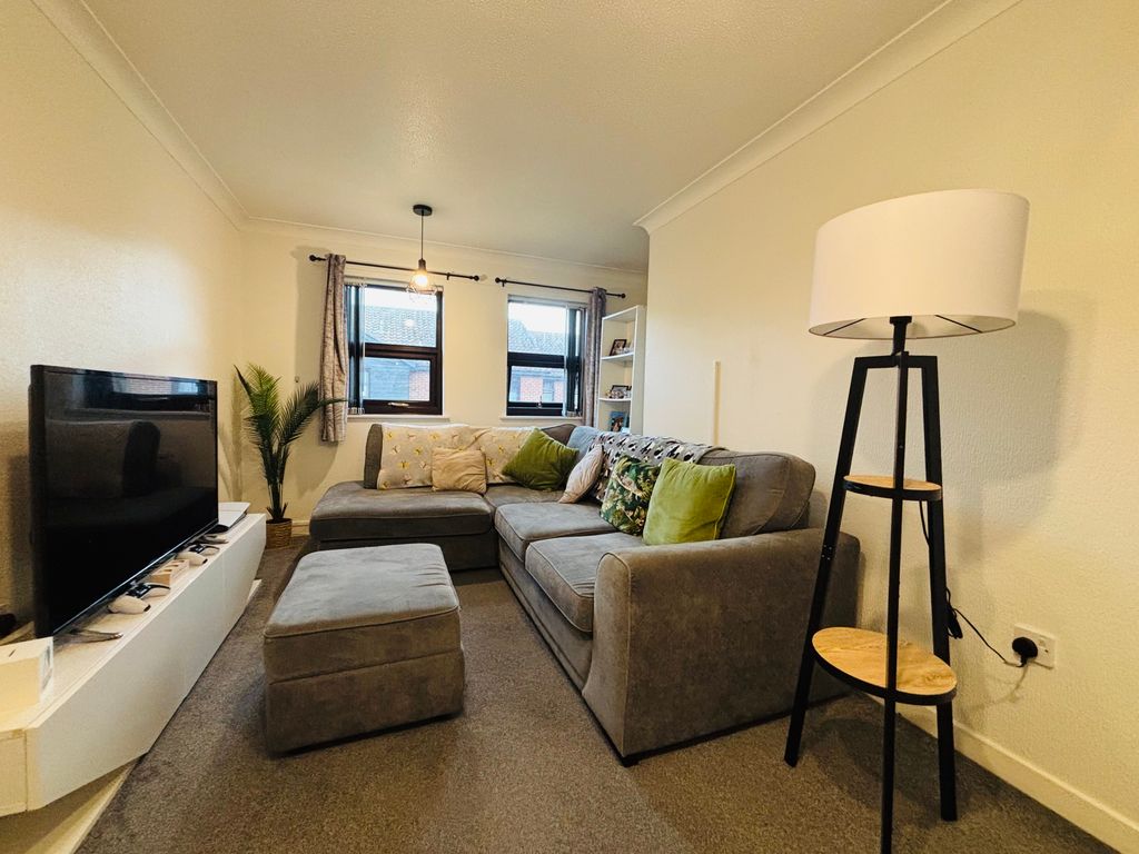 Property photo 2 of 10