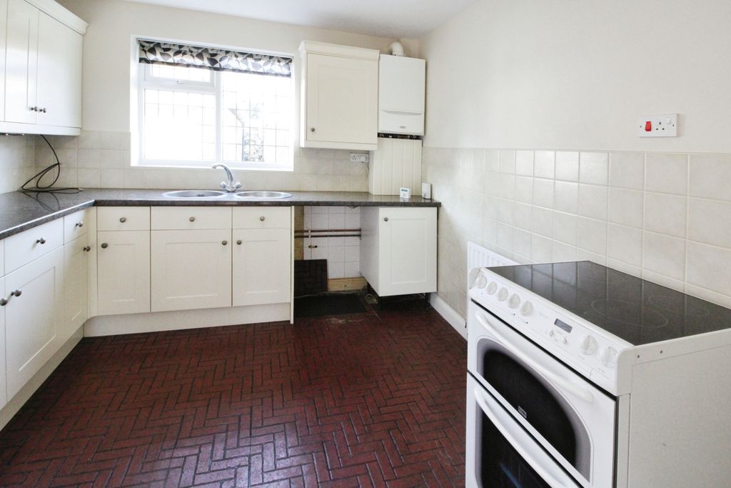 Property photo 2 of 22 Kitchen.Jpg