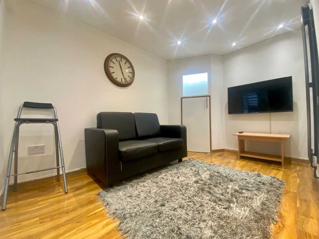 Property photo 1 of 5