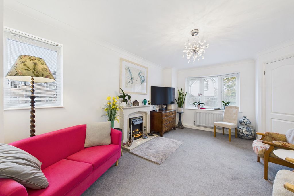 Property photo 3 of 27