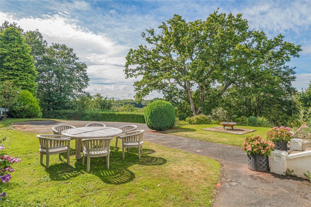 Property photo 3 of 23 Garden