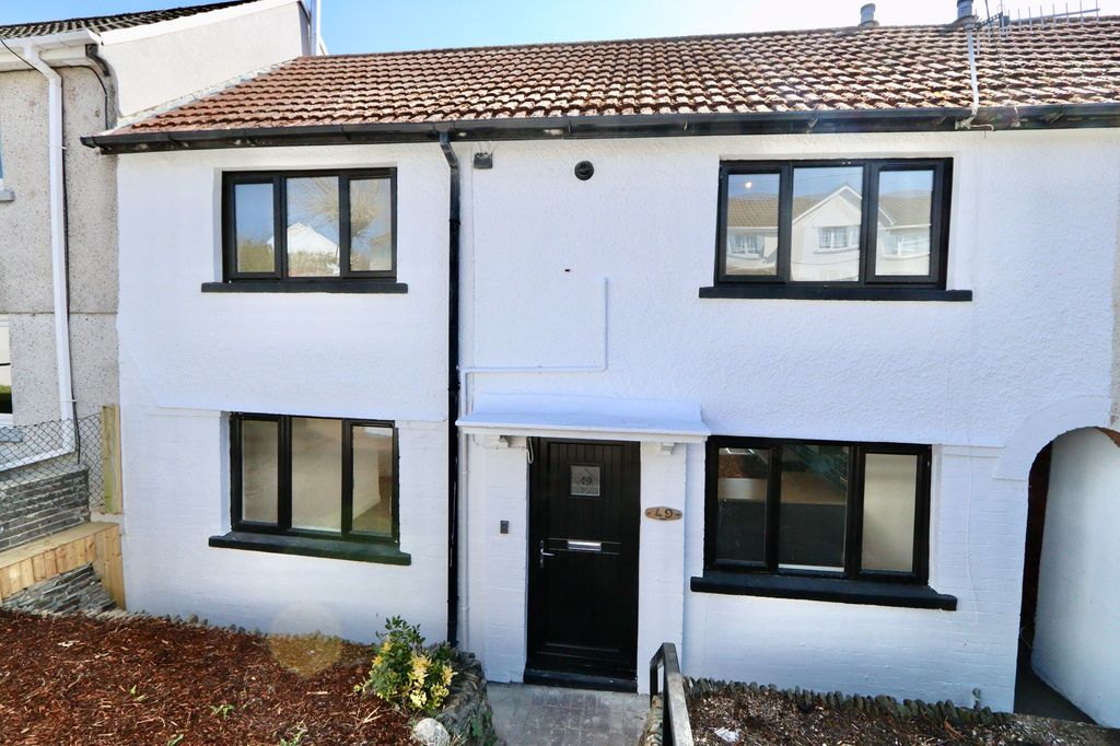 Property photo 1 of 34
