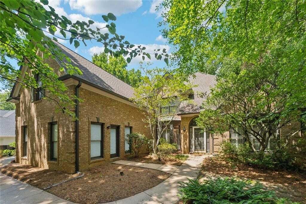 Property photo 1 of 30