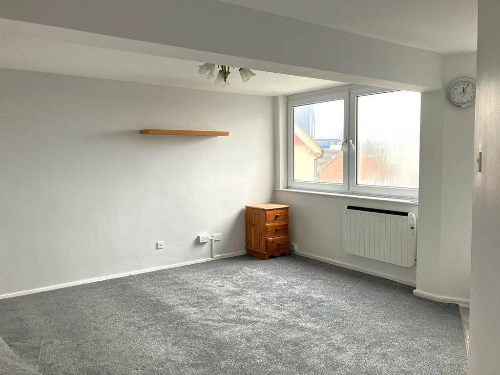 Property photo 3 of 7