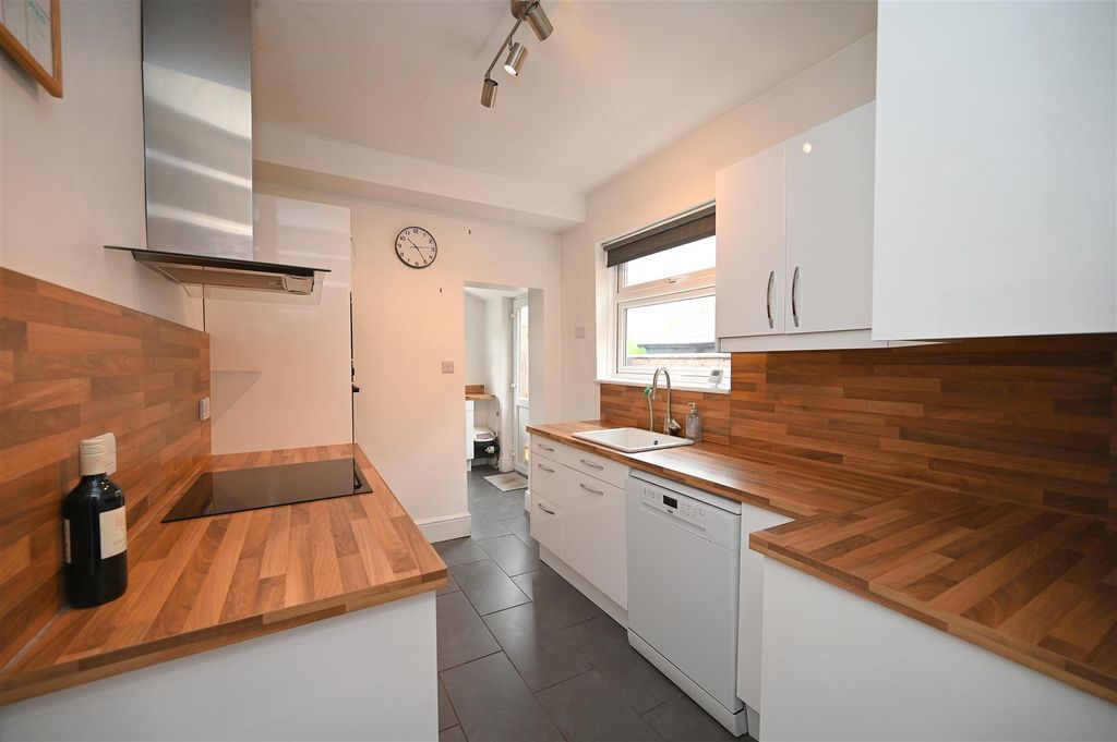 Property photo 3 of 19 Kitchen2.Jpg