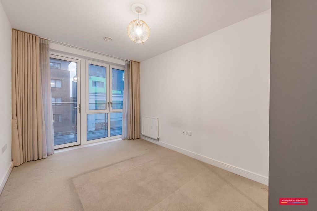 Property photo 2 of 8 Picture No. 28