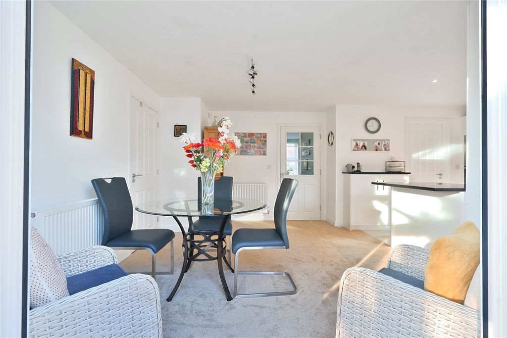 Property photo 3 of 14 Dining Area