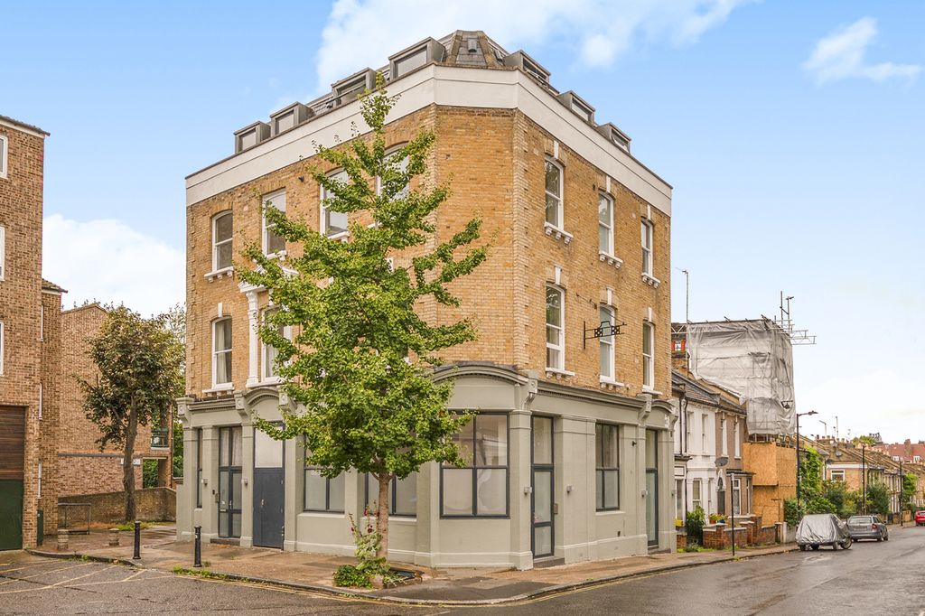 Property photo 1 of 7