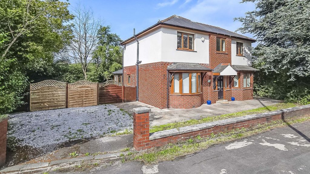 Property photo 2 of 39