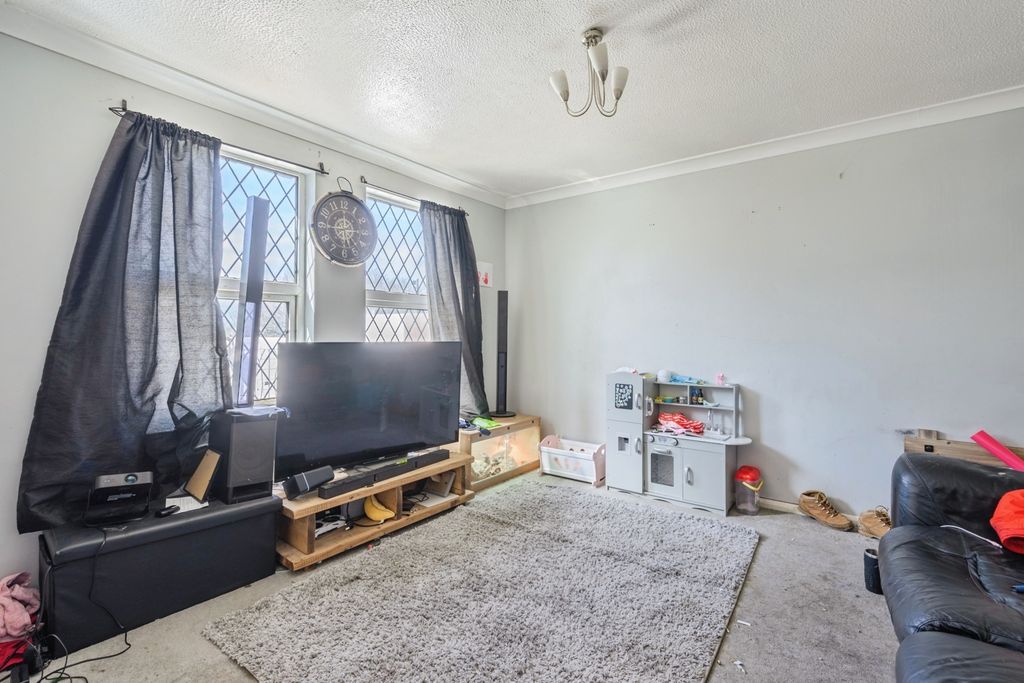 Property photo 3 of 17 Pbox-Img.Jpg