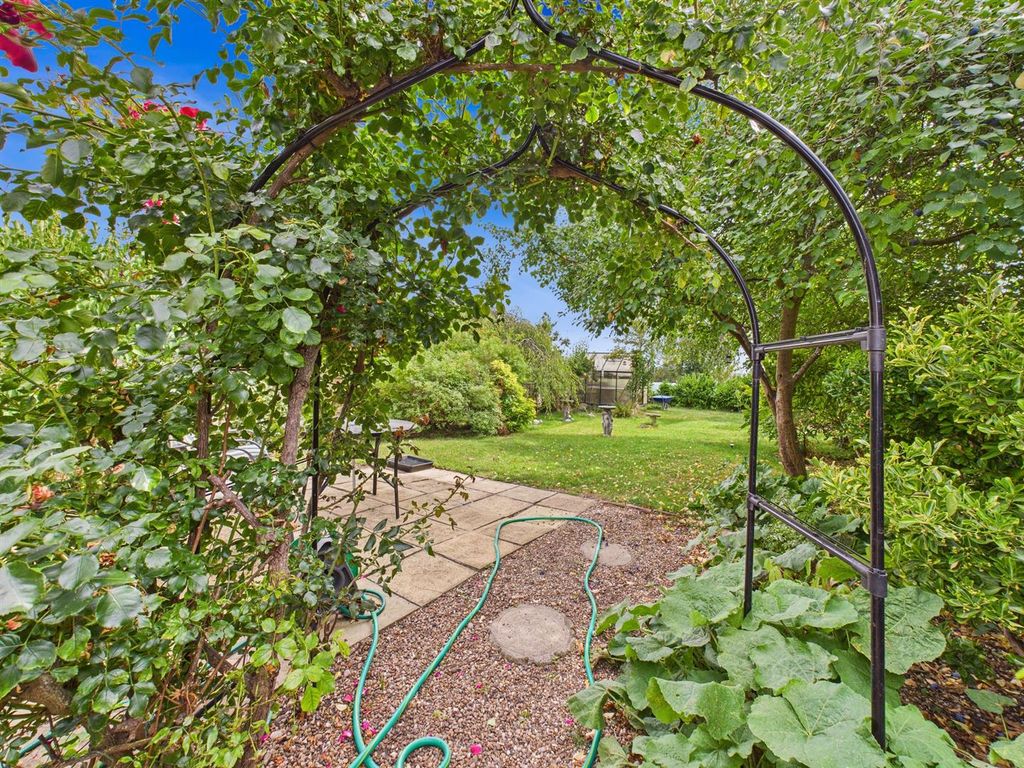 Property photo 3 of 15 Cam04907G0-Pr0287-Still024.Jpg