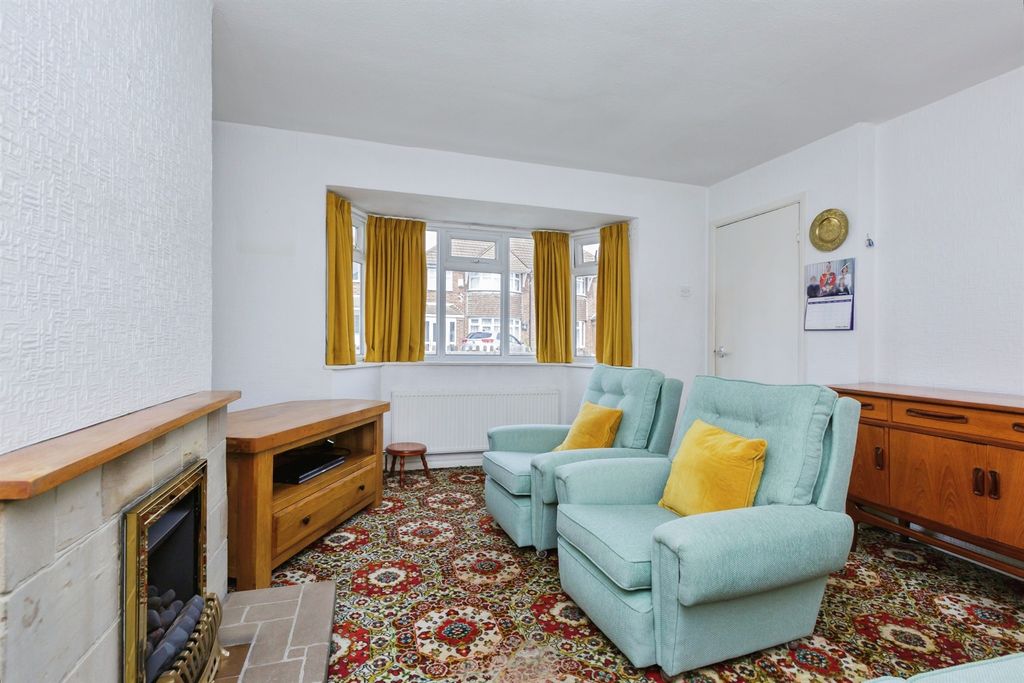 Property photo 2 of 17