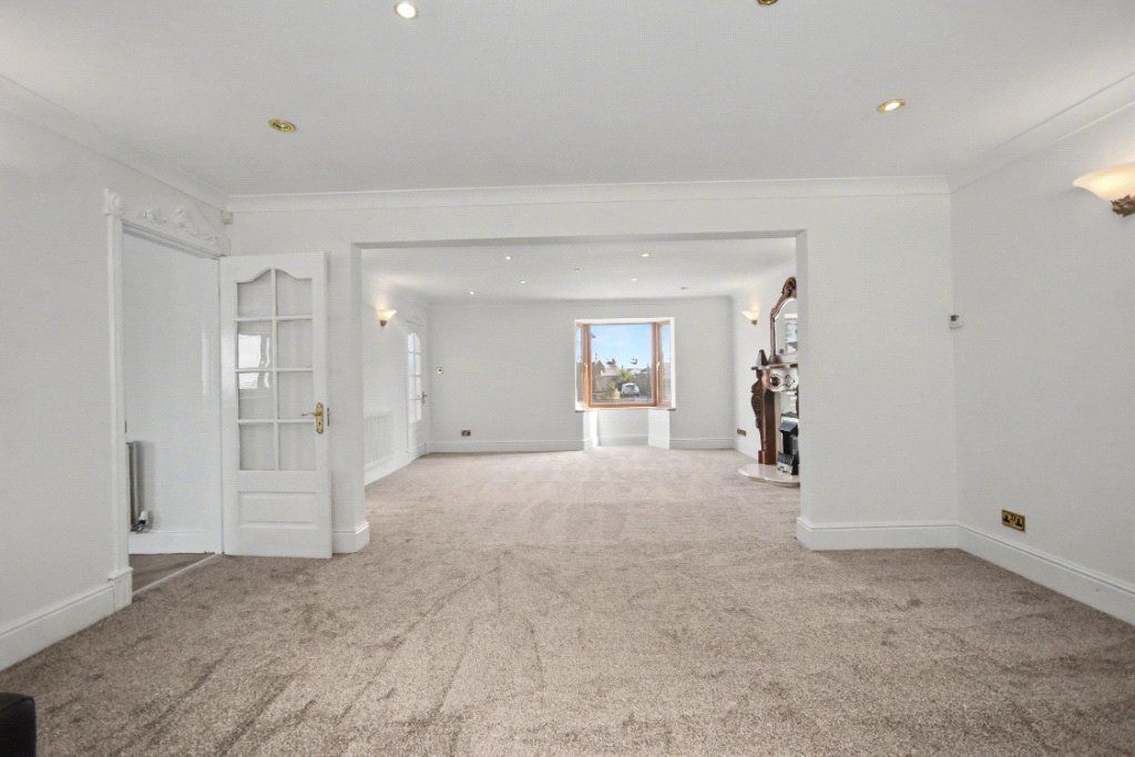 Property photo 3 of 31 Picture No. 11