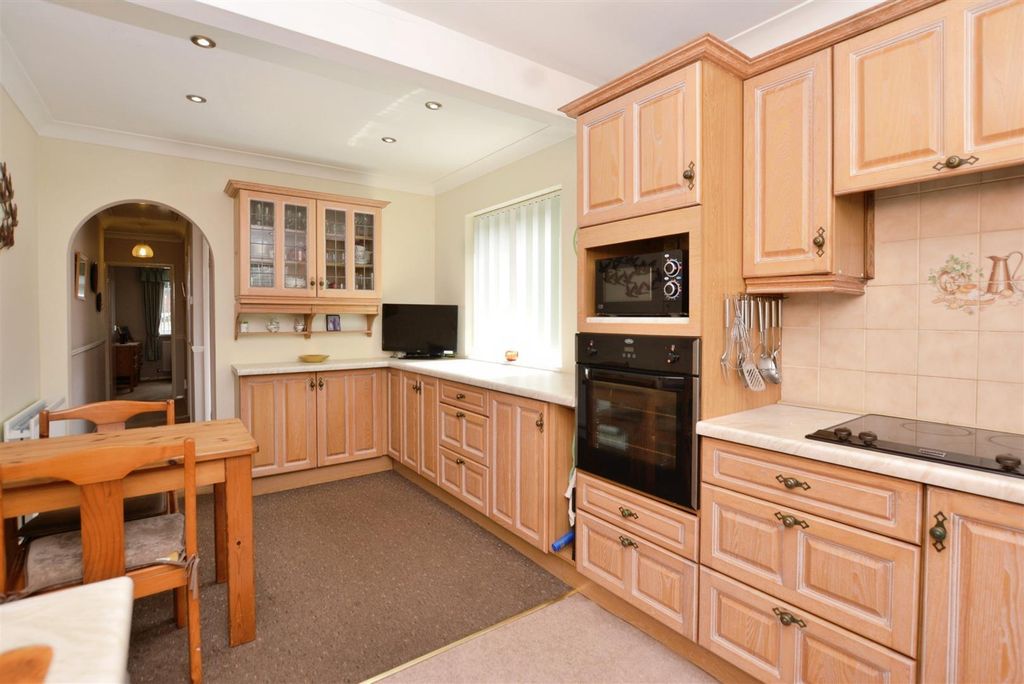 Property photo 2 of 19 Kitchen Diner