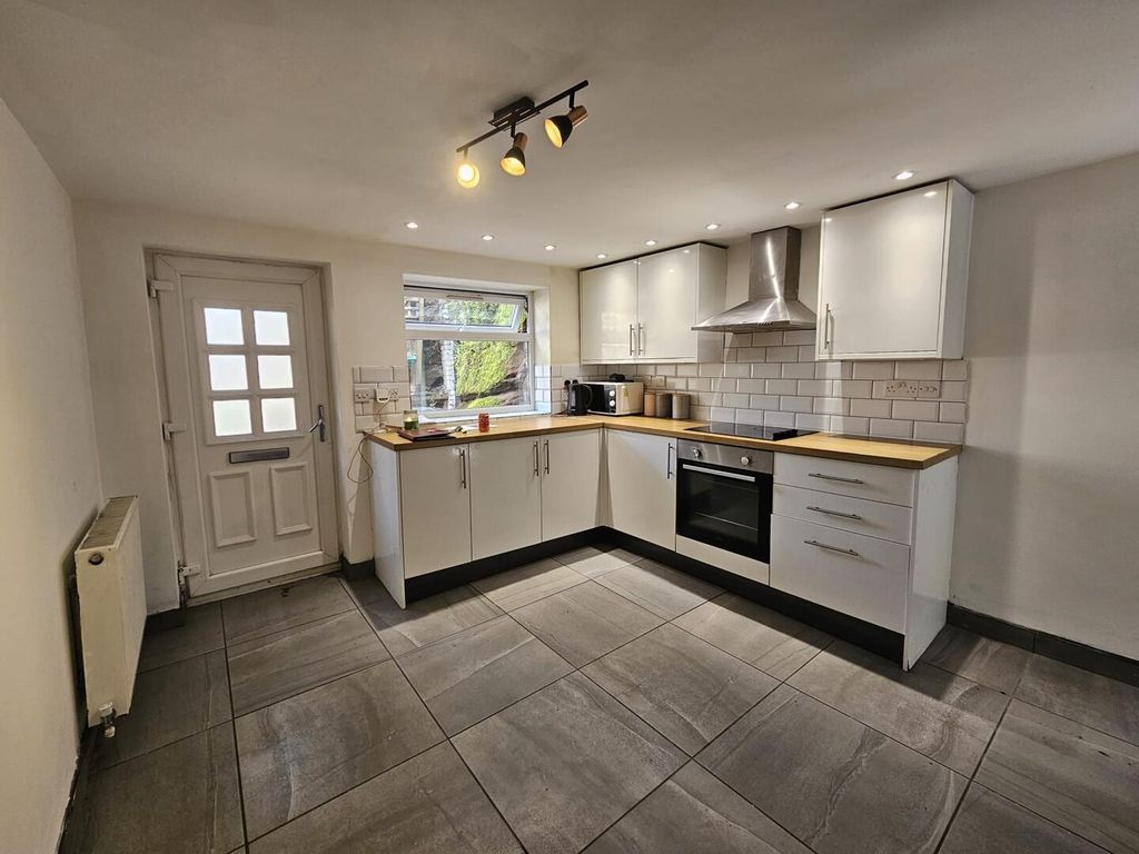 Property photo 2 of 24 Kitchen