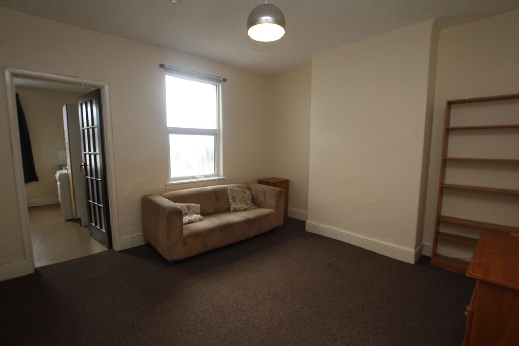 Property photo 2 of 7 Lounge.Jpg