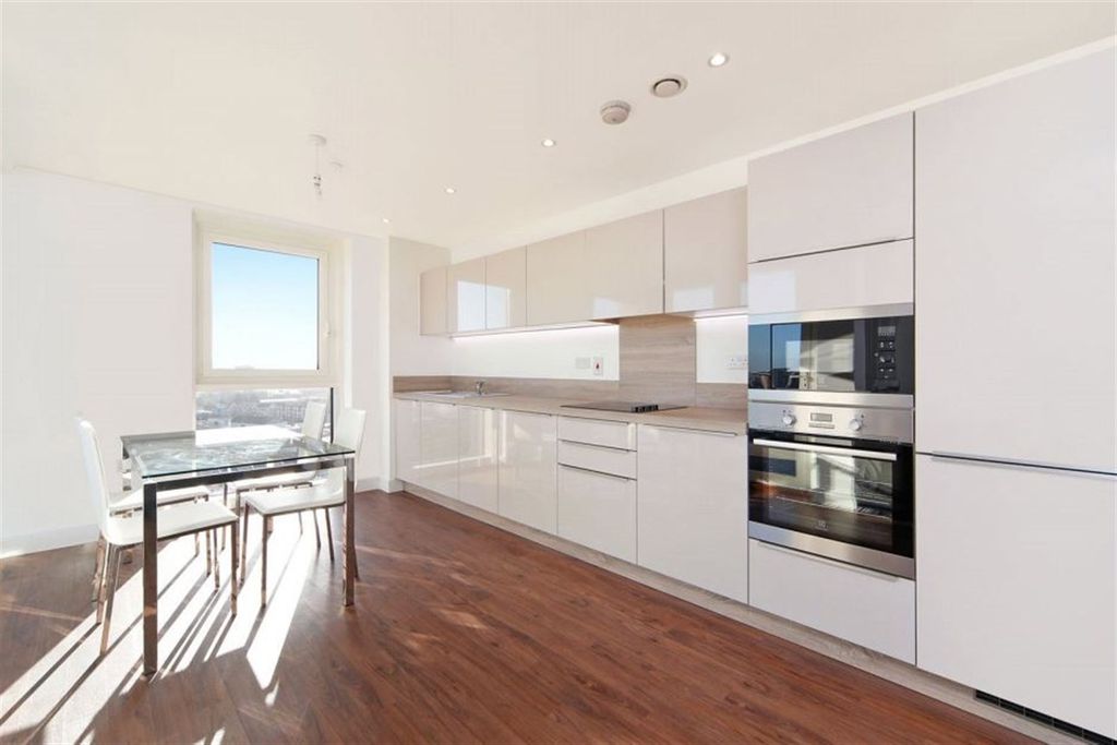 Property photo 1 of 11 (Main)
