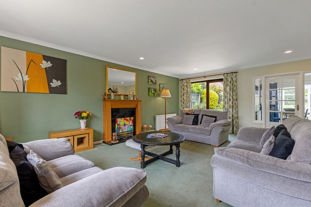 Property photo 3 of 35