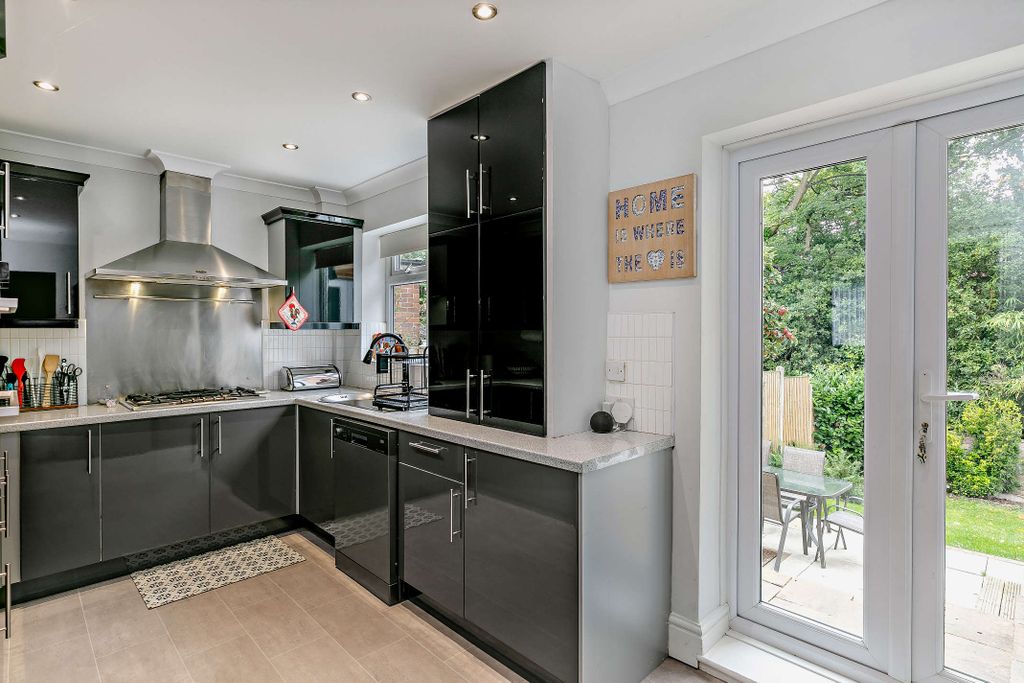 Property photo 2 of 17 Kitchen