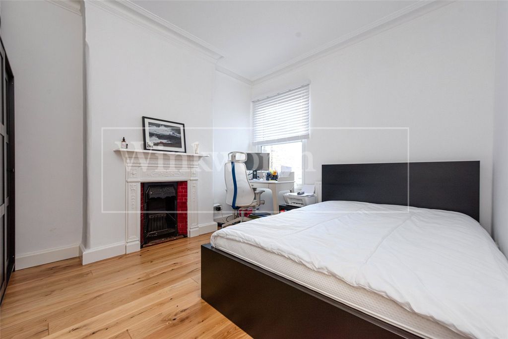 Property photo 2 of 9 Picture No. 12