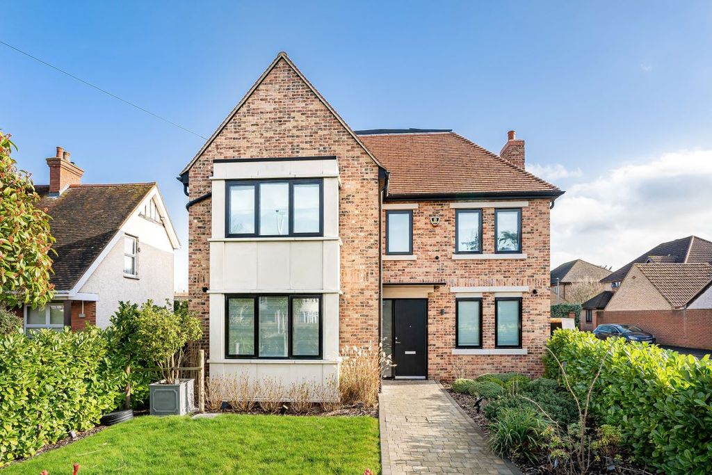 Property photo 1 of 42