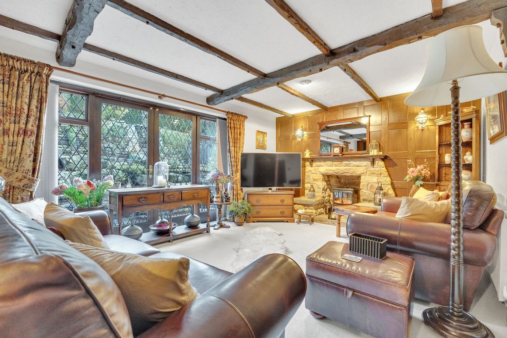 Property photo 2 of 25