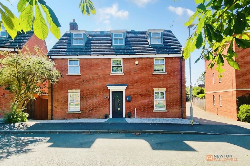 Property photo 3 of 32