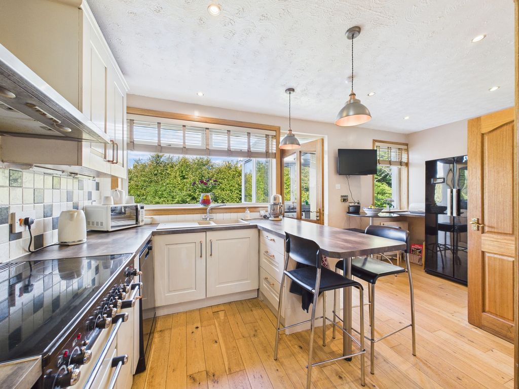 Property photo 3 of 23 Kitchen