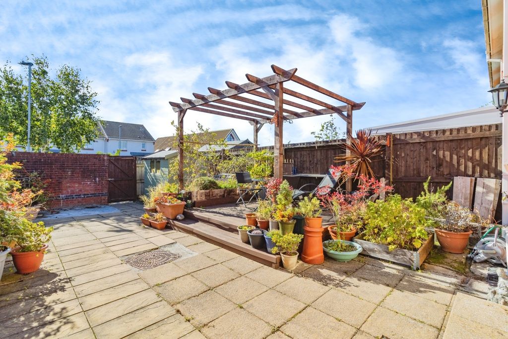 Property photo 2 of 17 Photo