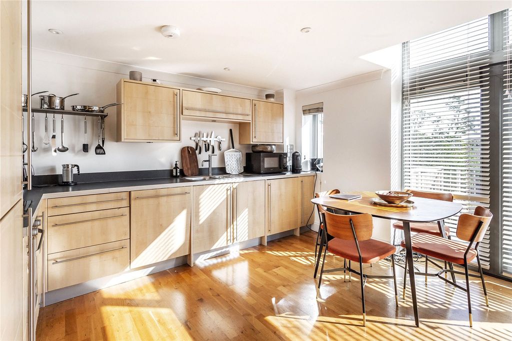 Property photo 3 of 21 Picture No. 35