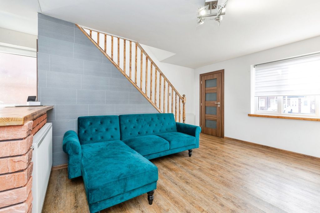 Property photo 2 of 16 Pbox-Img.Jpg