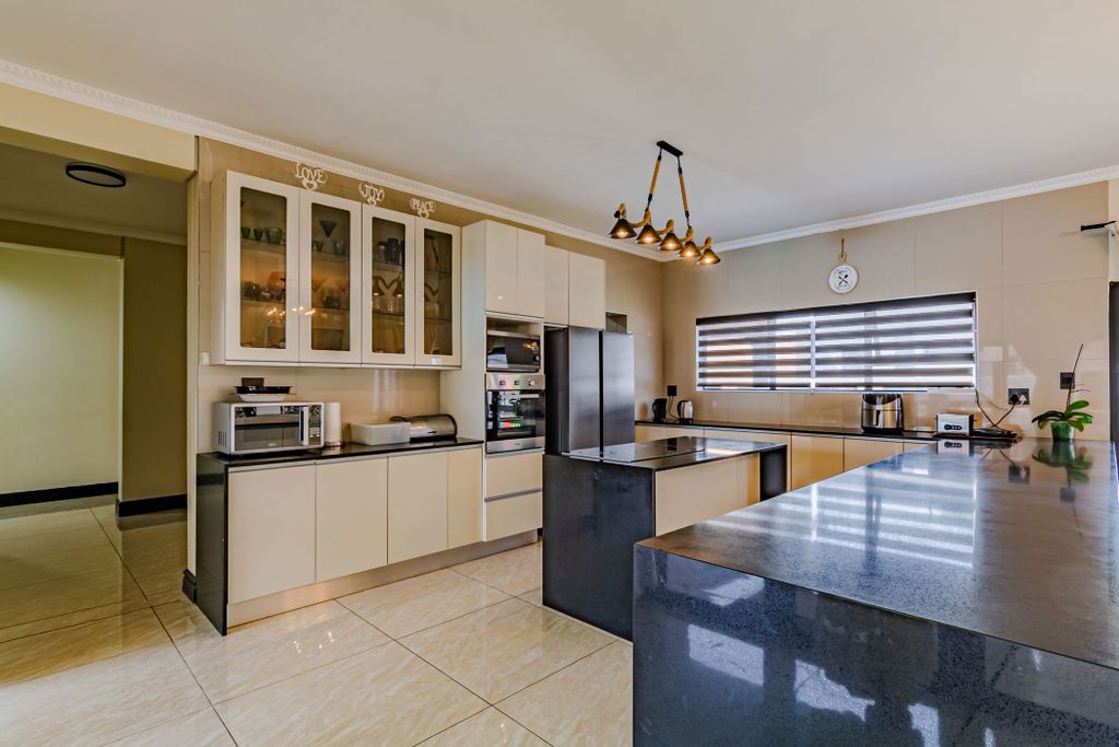 Property photo 2 of 41 Pt1707853