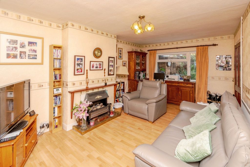 Property photo 2 of 17 Photo