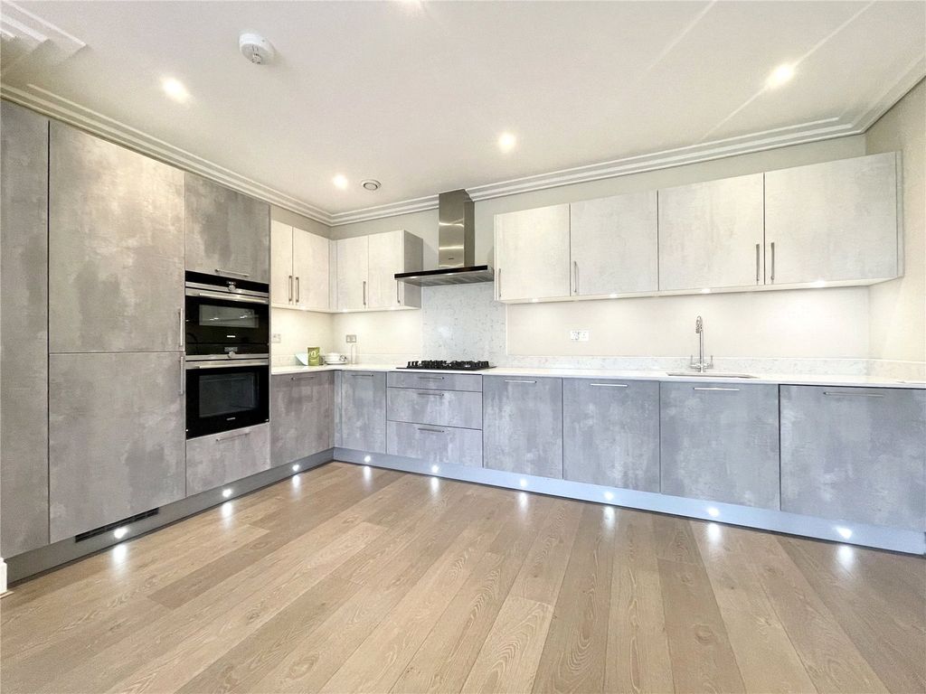 Property photo 3 of 15 Picture No. 04