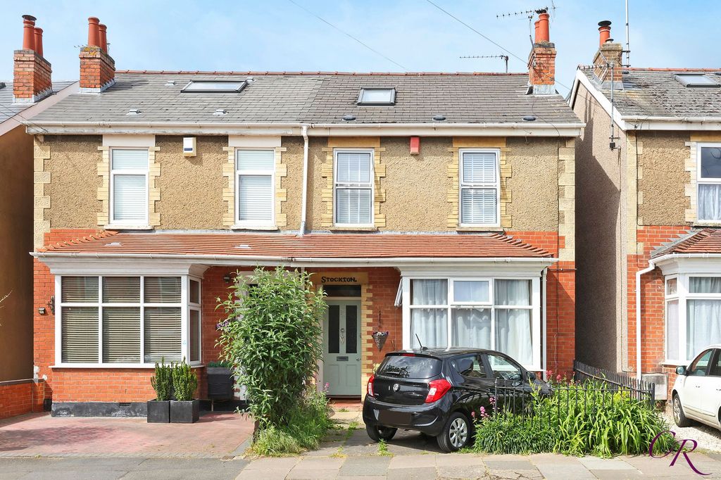 Property photo 1 of 18 External