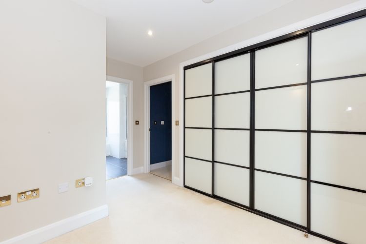 Property photo 3 of 10 200174