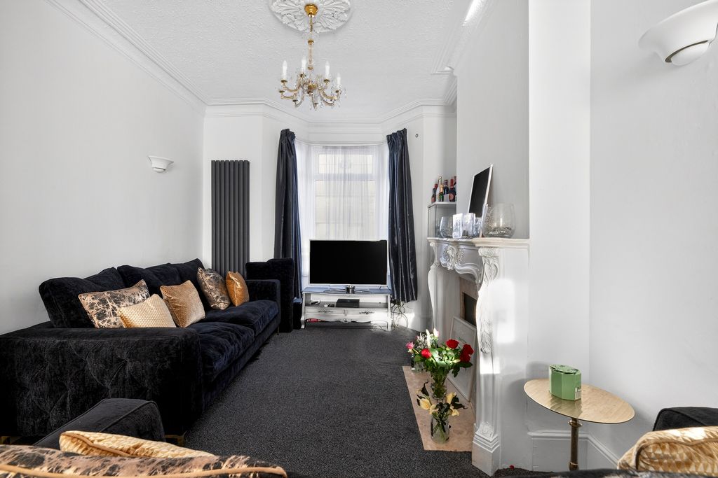 Property photo 3 of 20