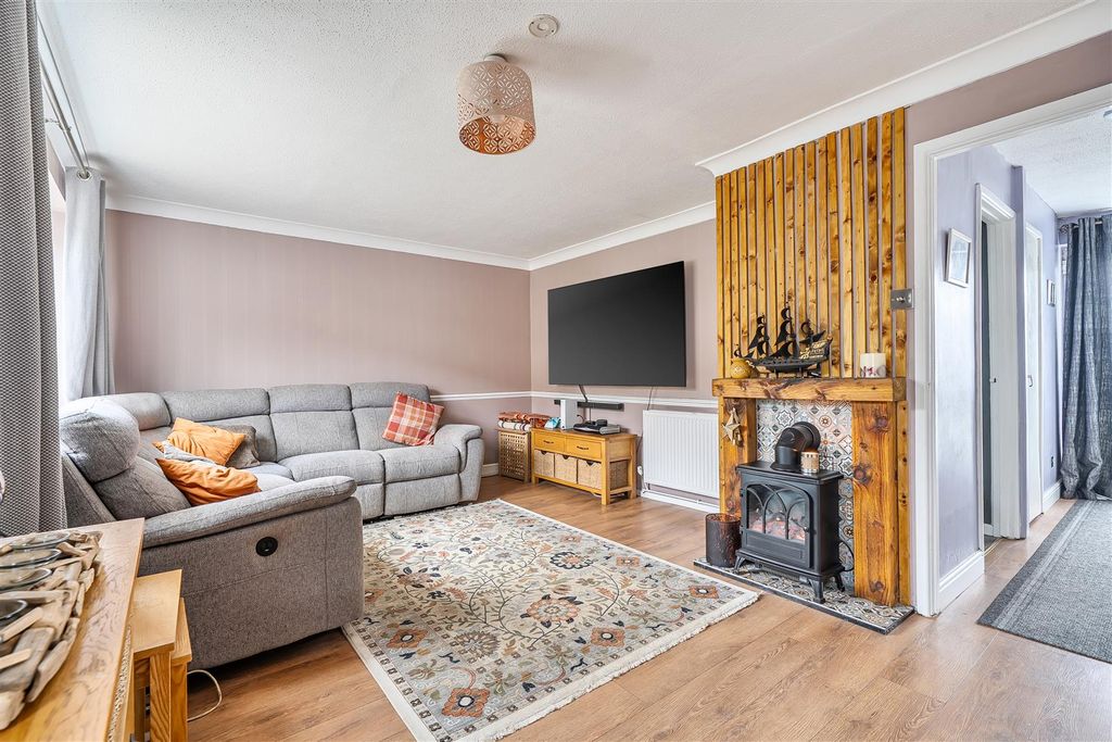 Property photo 2 of 15 Sitting / Dining Room